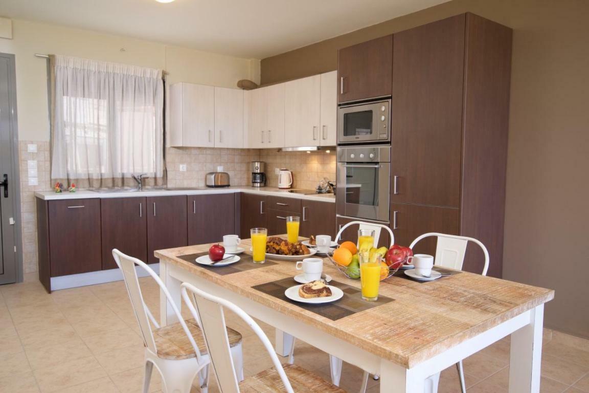 Gliving365 Capital Apartment Argostolion Exterior foto